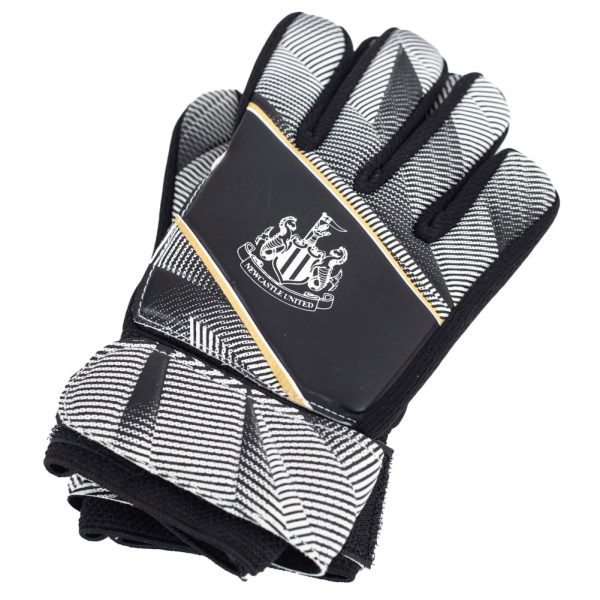 Newcastle United FC Fuse Goalkeeper Gloves Yths - Image 2
