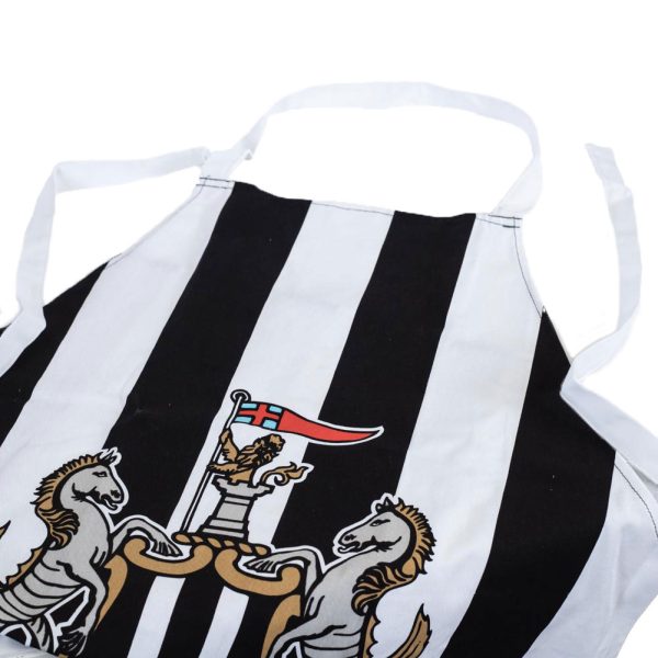 tm 05618 newcastle united fc apron oven glove set 1.jpg