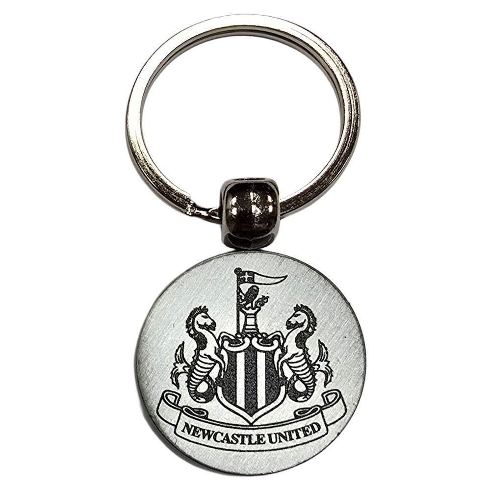 Newcastle United FC Antique Keyring & Badge Set - Image 2